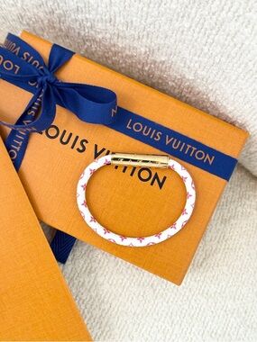 ✨NEW✨Louis Vuitton 2026 Monogram LV Confidential Bracelet 17 cm - White